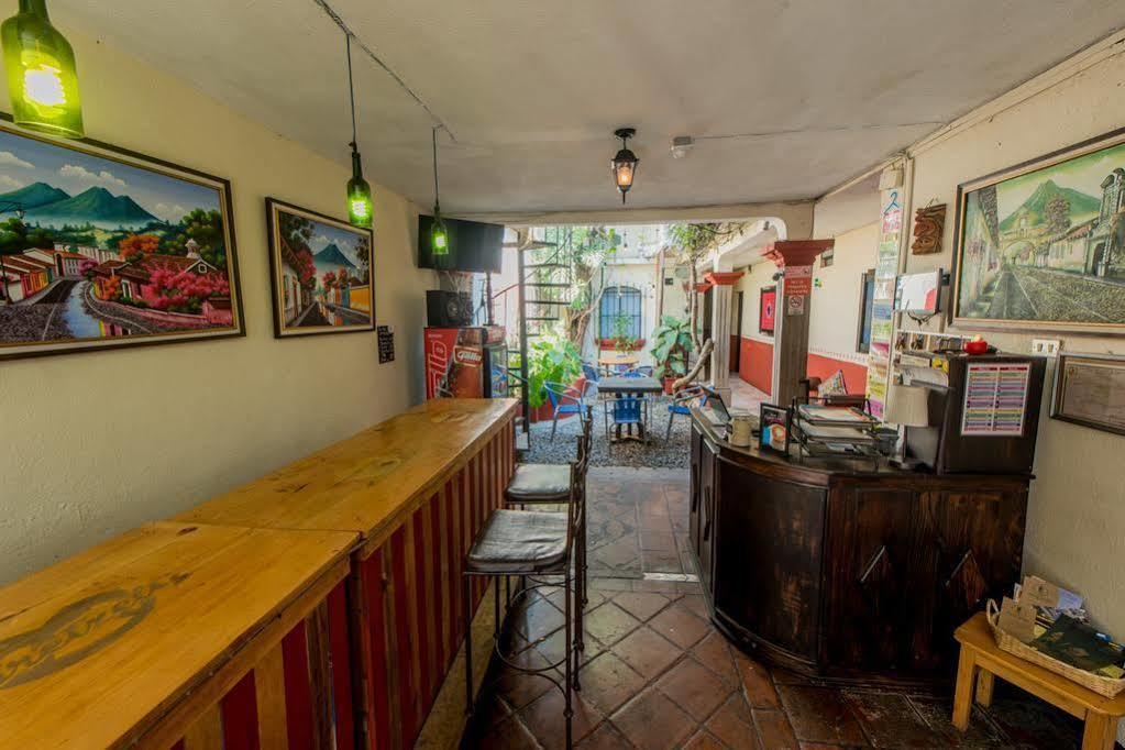 Posada De San Carlos La Calzada Antigua Екстериор снимка
